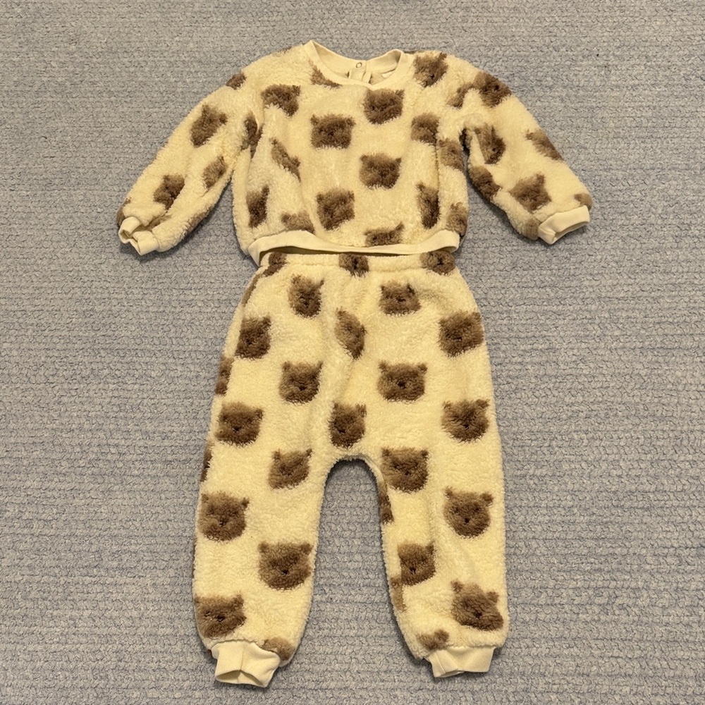 GAP Baby 2-piece Fuzzy Set, Size 18-24 months